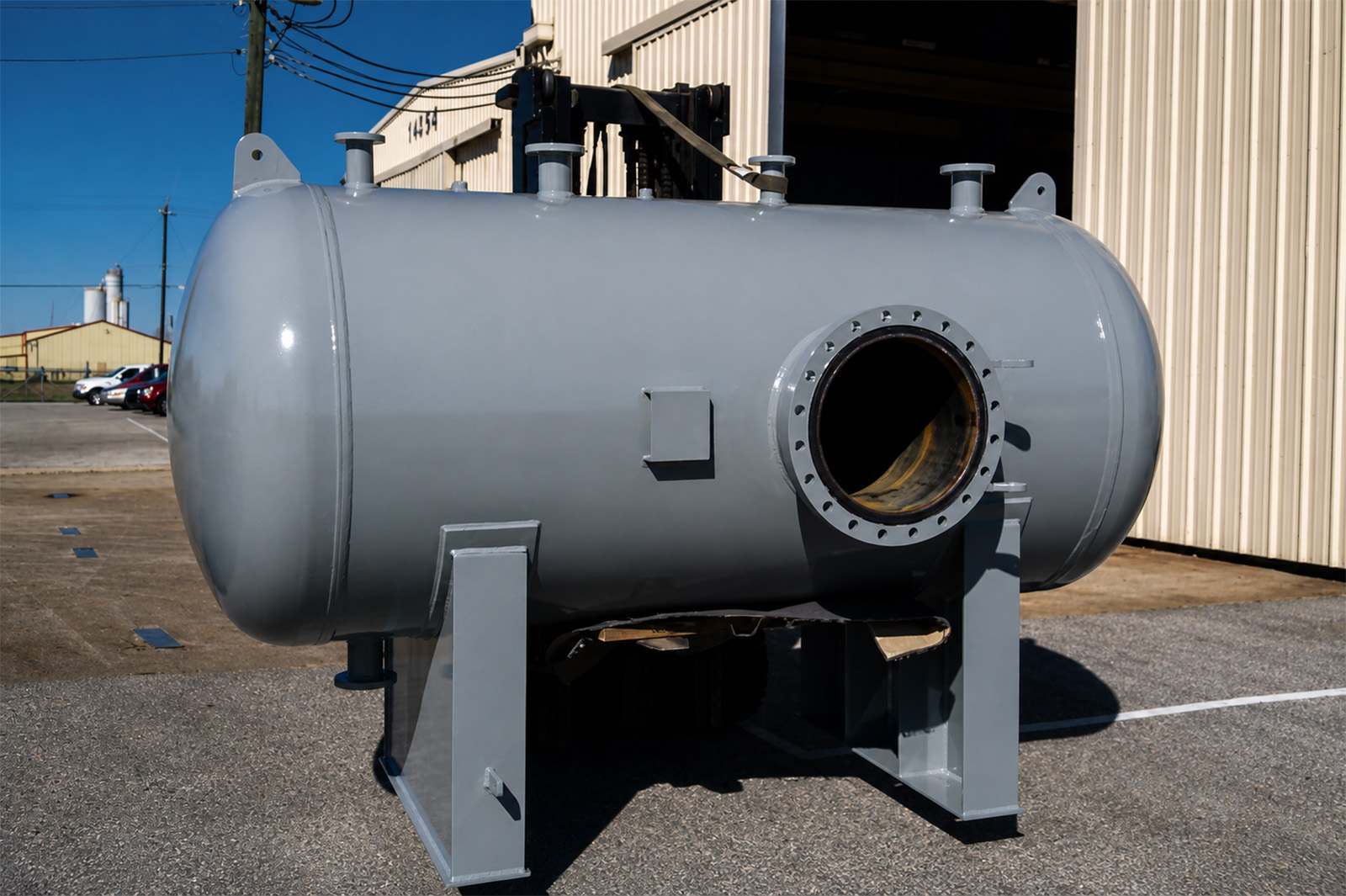 Horizontal pressure vessel fabrication